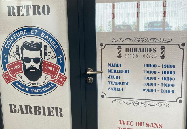Sticker micro-perforé pour vitrines et véhicules